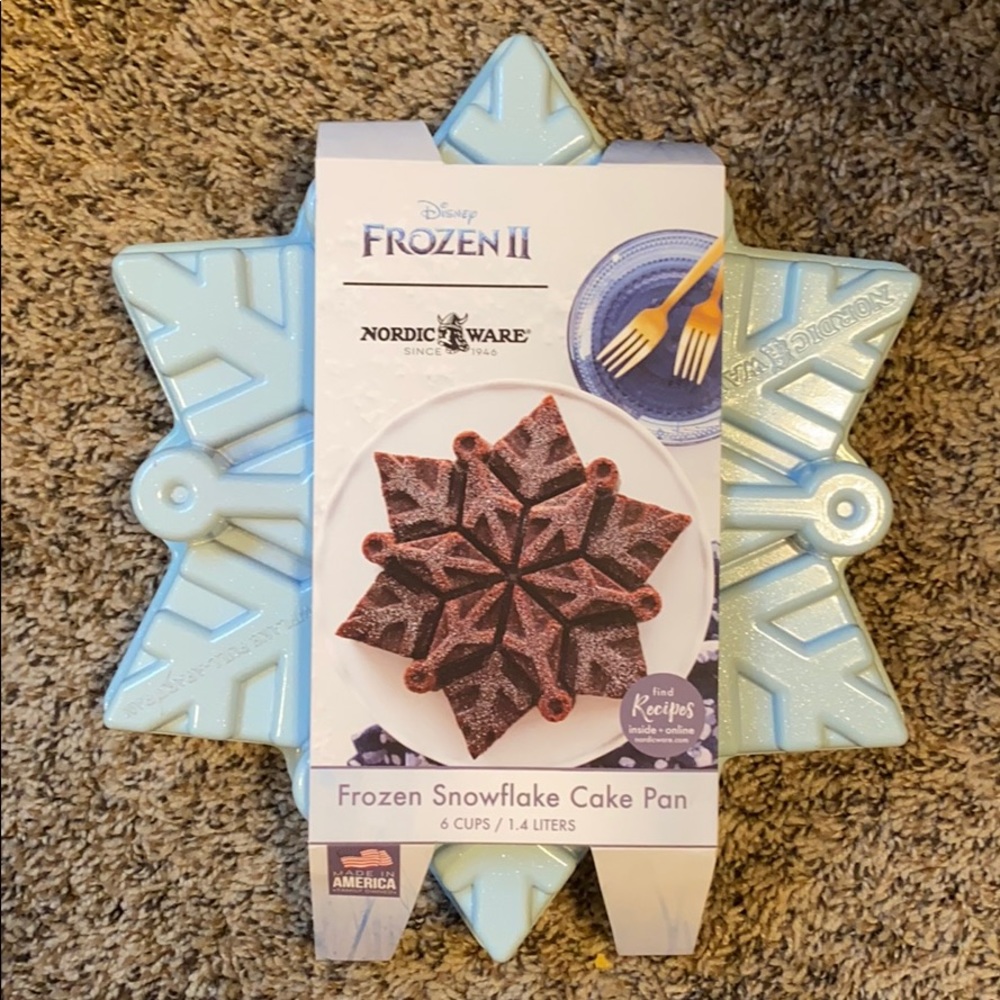 NordicWare Frozen Snowflake Cake Pan